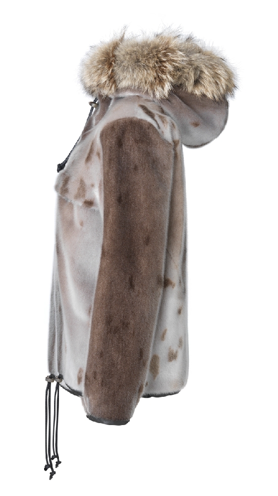 nikki-aw12_side
